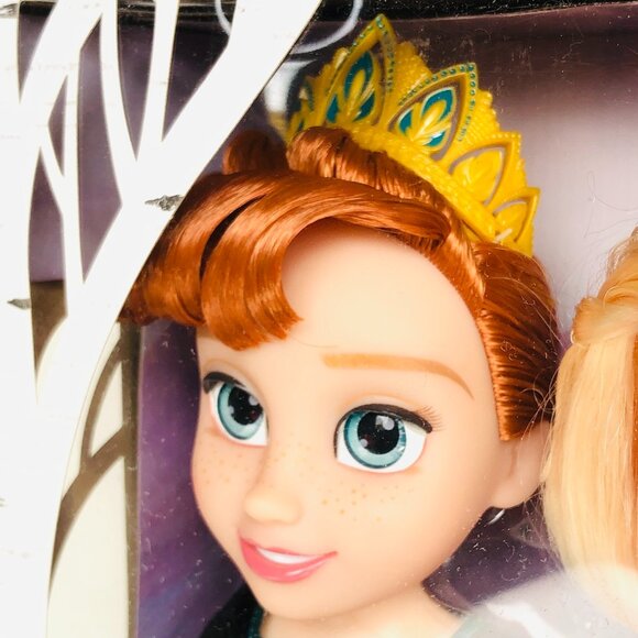 Frozen II Queen Anna & Elsa The Snow Queen Adventure Dolls 2 Pack New in Box - Picture 13 of 16